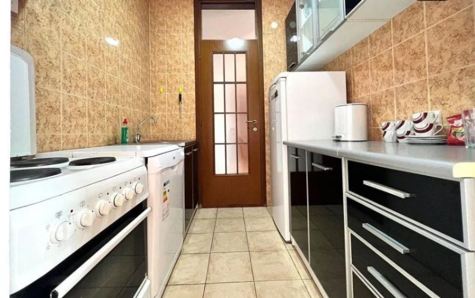 Izdavanje, dvosoban stan, 78m², Stari Aerodrom, Podgorica