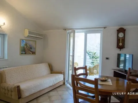 Prodaja, kuća, 670m², Prčanj, Kotor - image 13