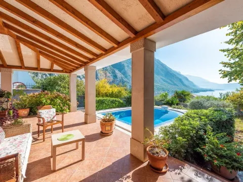 Sale, house, 305m², Orahovac, Kotor - image 9