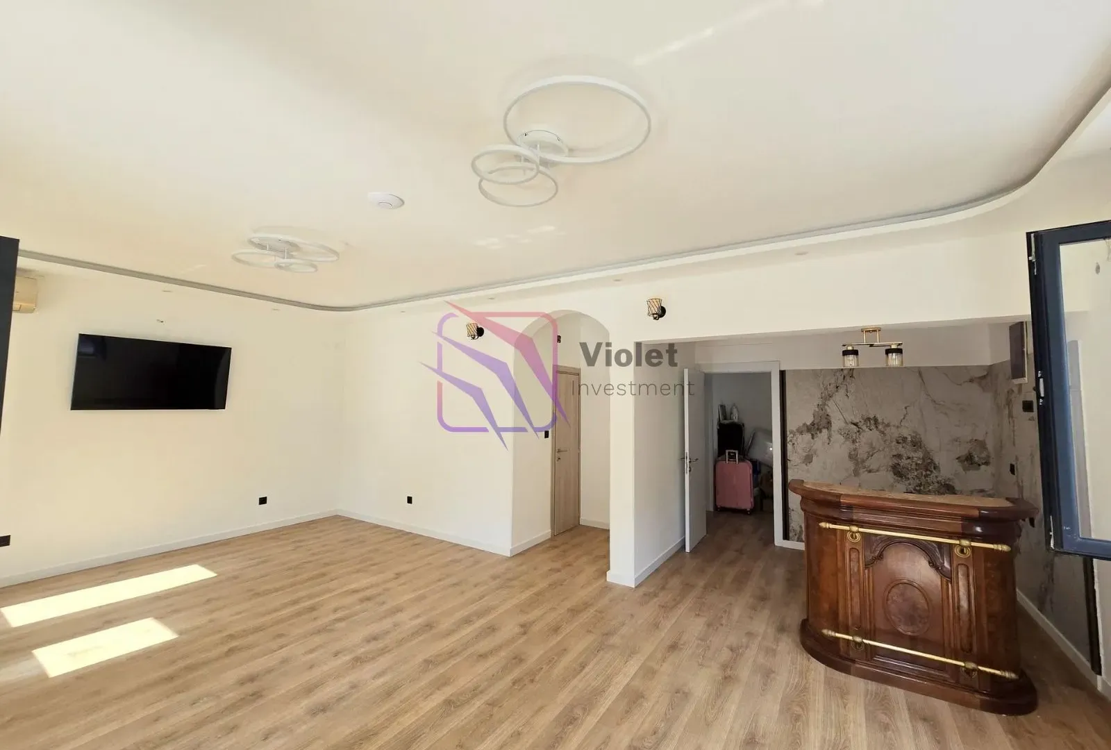 Izdavanje, ugostiteljski objekat, 440m², Adok, Budva