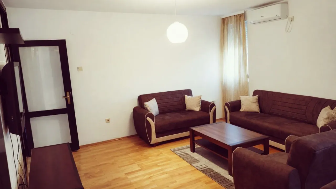 Izdavanje, jednosoban stan, 59m², Blok 5, Podgorica