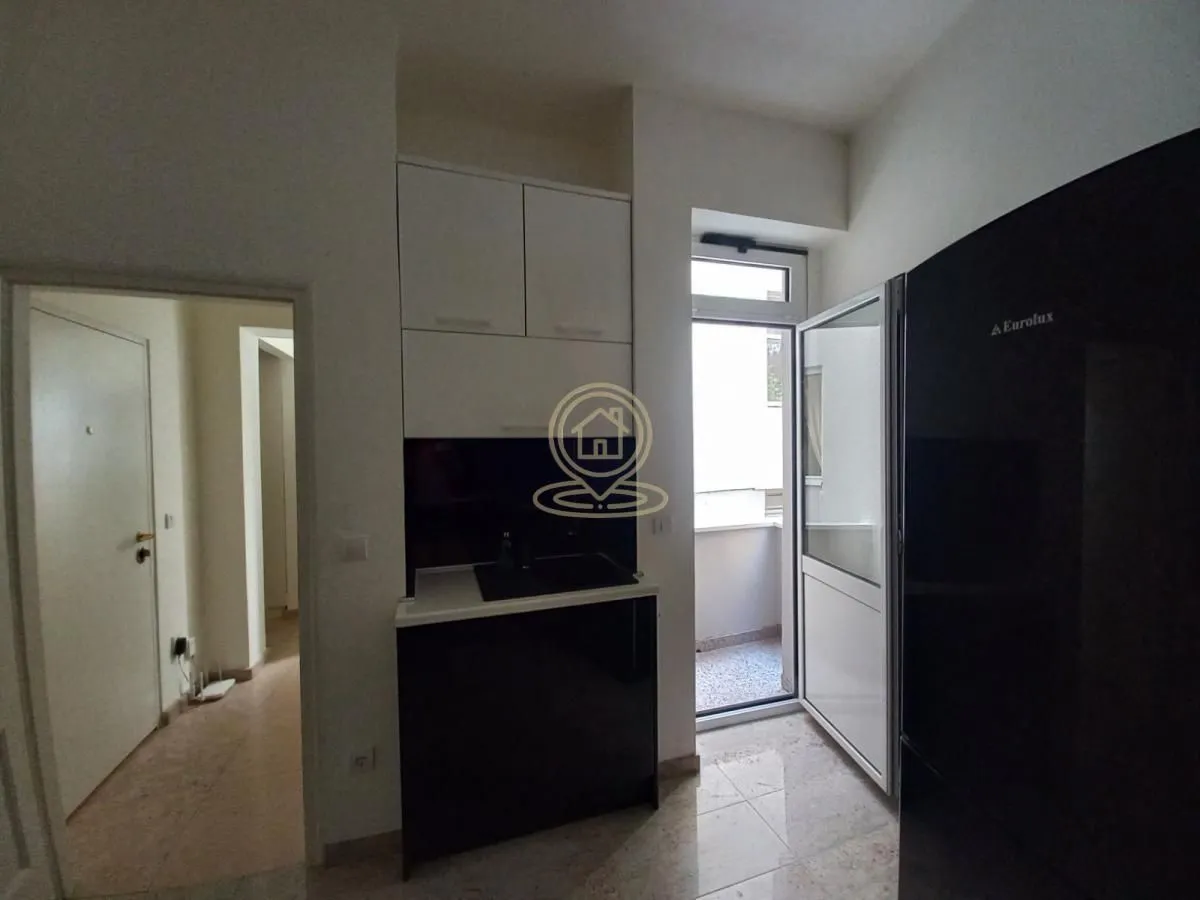 Izdavanje, trosoban stan, 70m², Stari Grad, Beograd