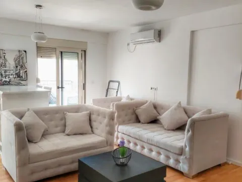 Izdavanje, jednosoban stan, 60m2, Centar, Tivat