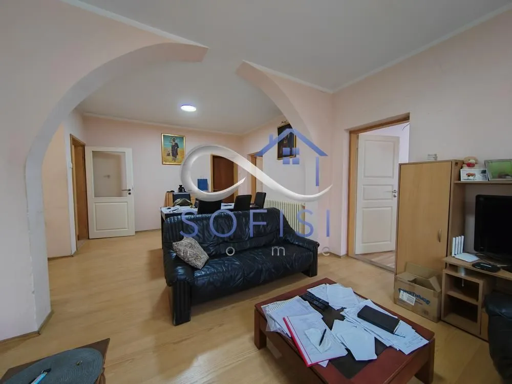 Prodaja, kuća, 189m², Salajka, Novi Sad Sve Podlokacije