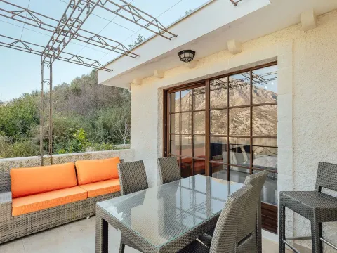 Prodaja, trosoban stan, 103m², Kostanjica, Kotor - image 4