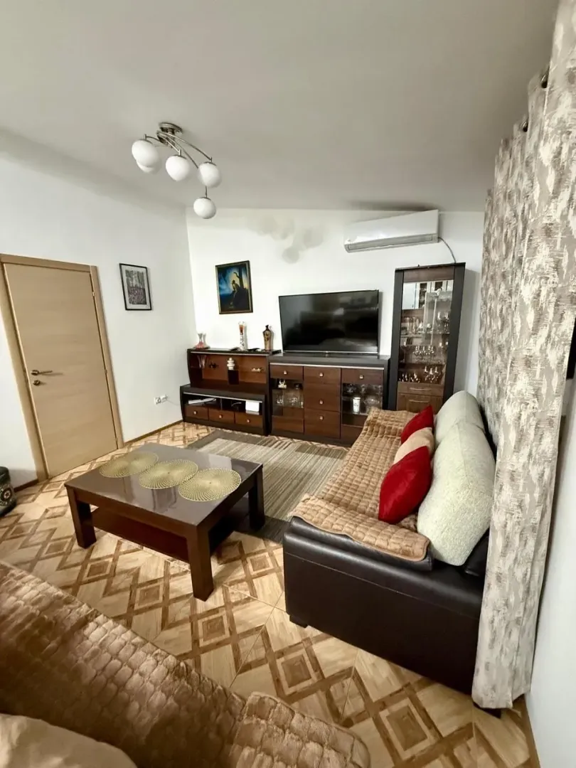Rent, three bedroom apartment, 140m², Sutomore, Bar