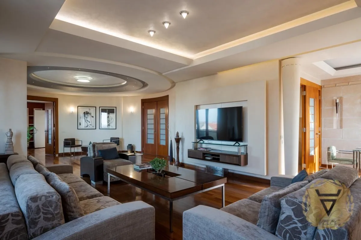 Prodaja, stan, 252m², Čukarica, Beograd