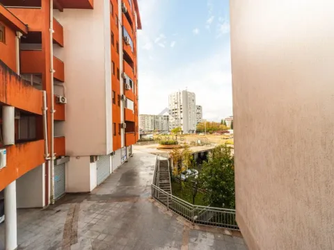 Izdavanje, jednosoban stan, 45m², Pobrežje, Podgorica - image 11