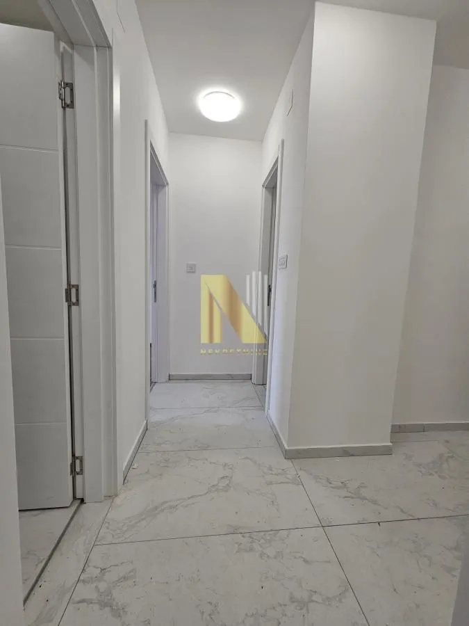 Prodaja, četvorosoban stan, 87m², Bulevar patrijarha Pavla, Novi Sad Sve Podlokacije