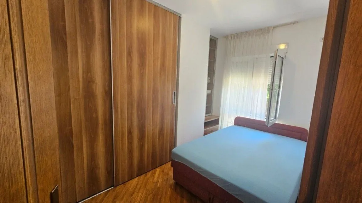 Izdavanje, jednosoban stan, 38m², Pod Goricom, Podgorica