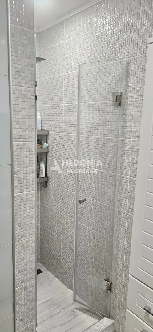 Prodaja, trosoban stan, 67m², Voždovac Sve Podlokacije, Beograd
