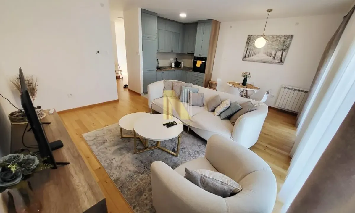 Izdavanje, trosoban stan, 71m², Socijalno, Novi Sad Sve Podlokacije