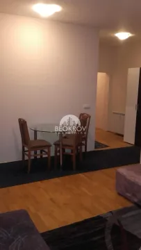 Dnevni boravak sa trpezarijskim stolom i stolicama. - image 7