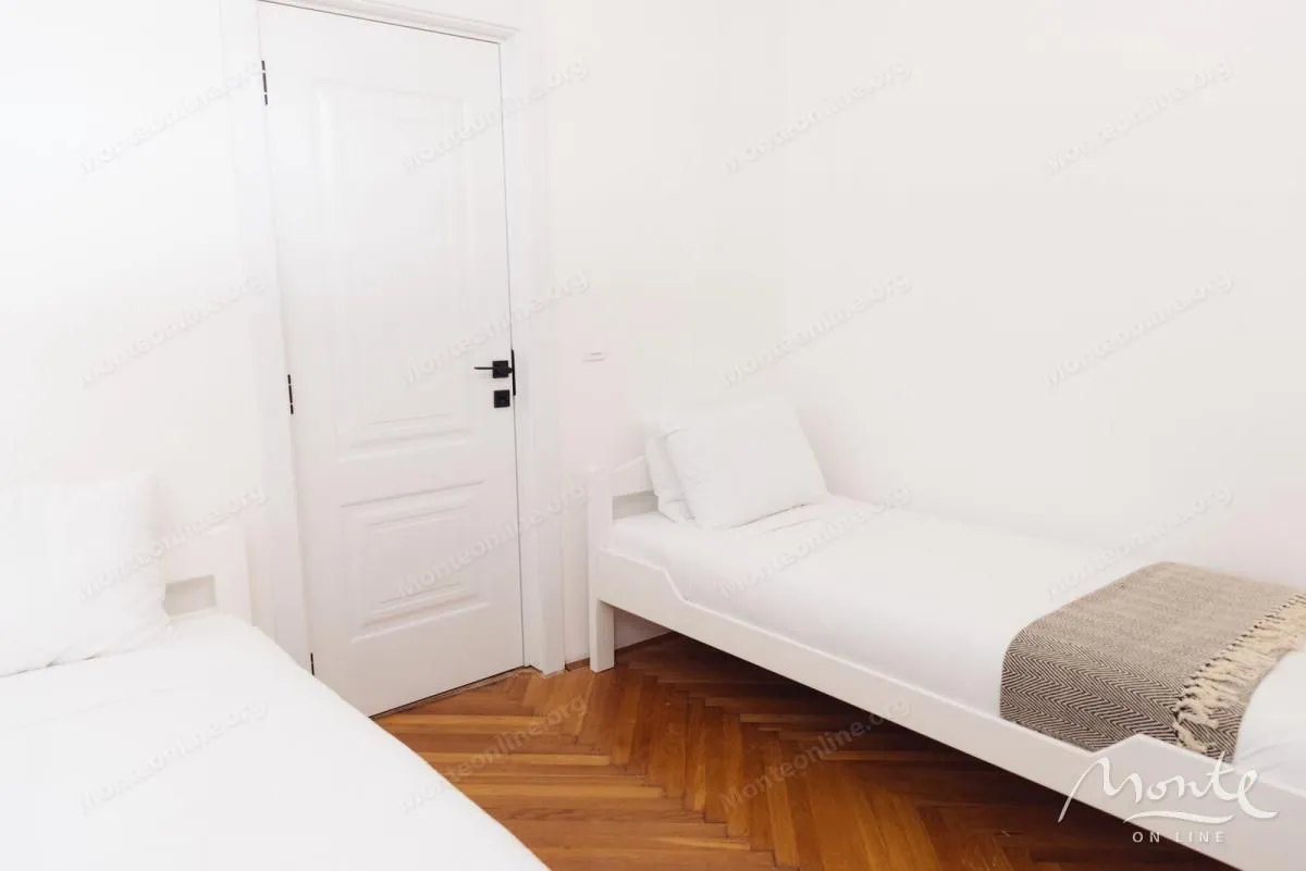 Sale, two bedroom apartment, 74m², Sveti Stefan, Budva
