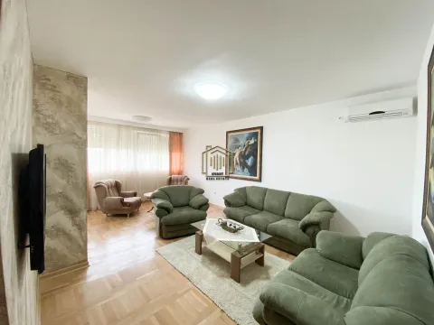 Sale, two bedroom apartment, 80m², Stari Aerodrom, Podgorica - image 2