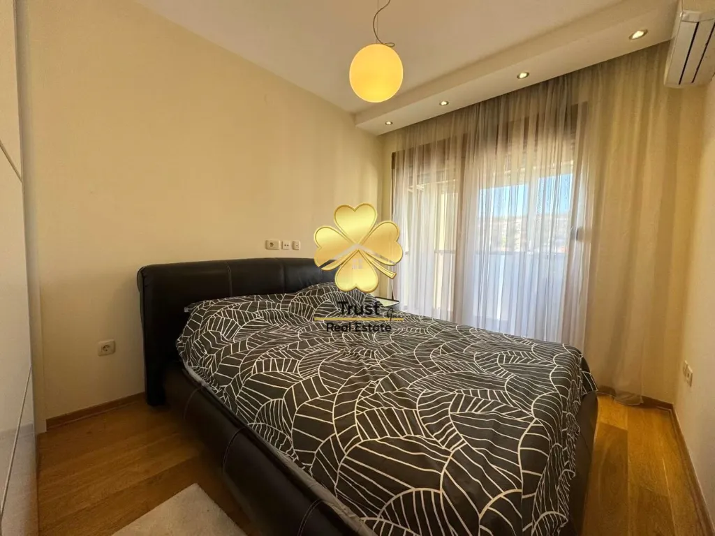Izdavanje, dvosoban stan, 71m², Momišići, Podgorica