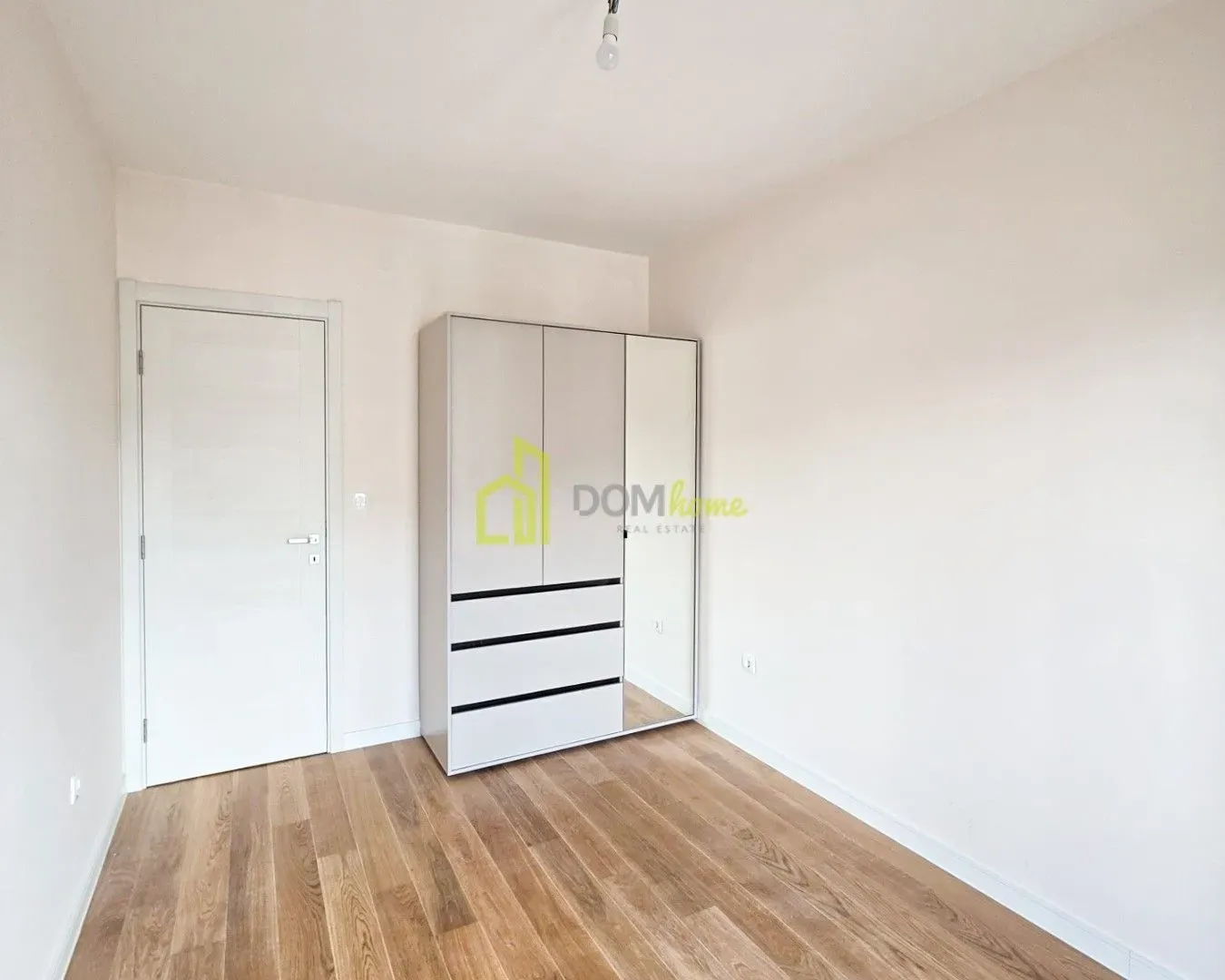 Izdavanje, dvosoban stan, 72m², Central Point, Podgorica