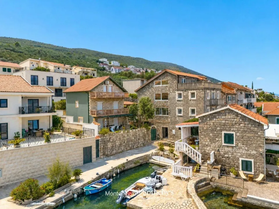 Sale, house, 180m², Krašići, Tivat