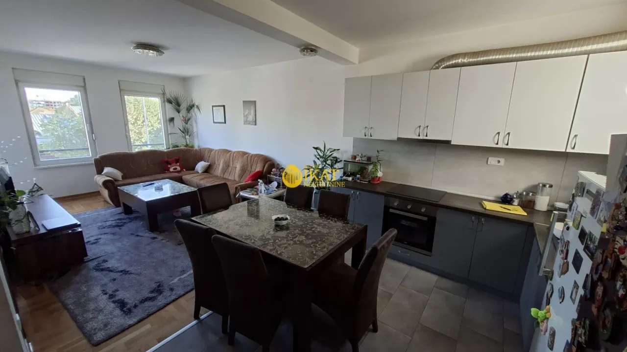 Prodaja, četvorosoban stan, 80m², Centar, Pančevo