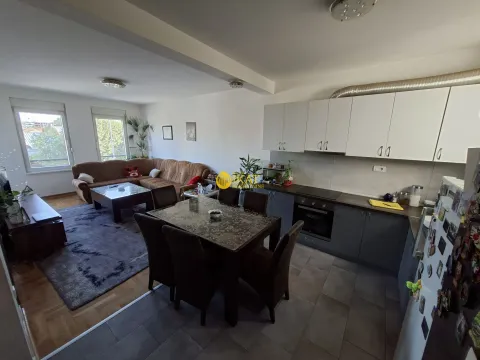 Sale, four bedroom apartment, 80m², Centar, Pančevo