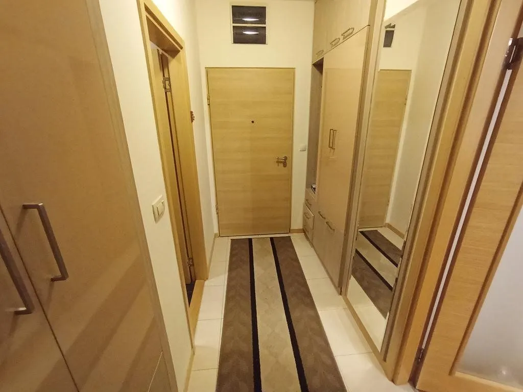 Izdavanje, jednosoban stan, 47m², Blok 6, Podgorica