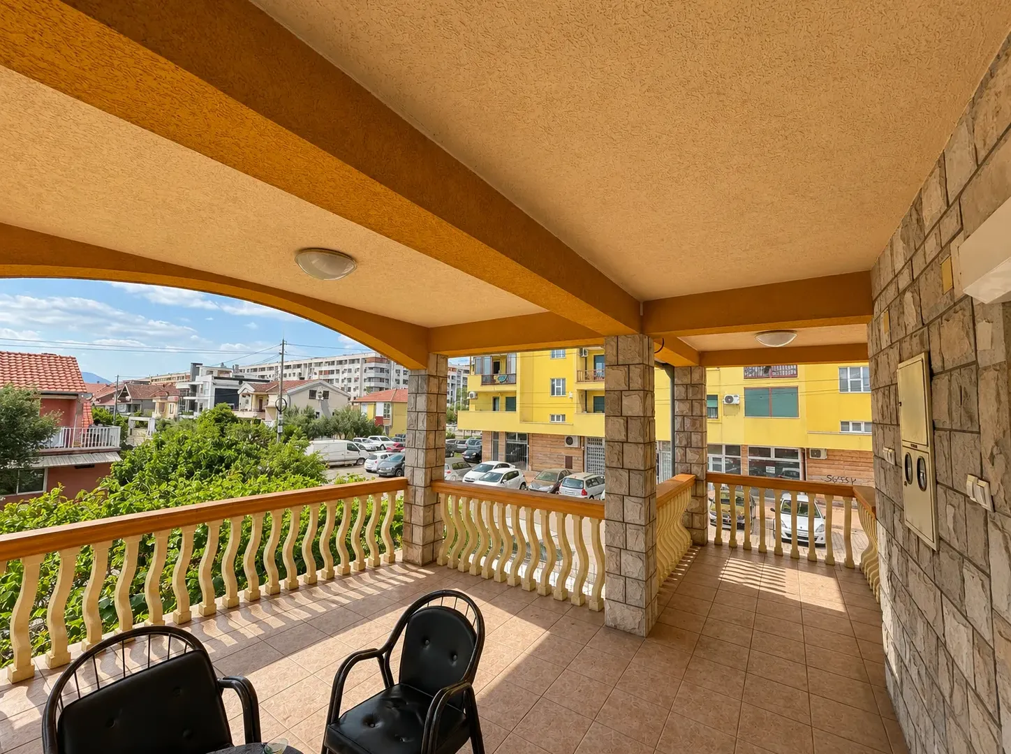 Izdavanje, kuća, 250m², Stari Aerodrom, Podgorica