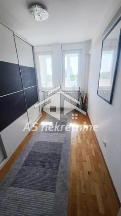 Izdavanje, stan, 120m², Cerak, Beograd