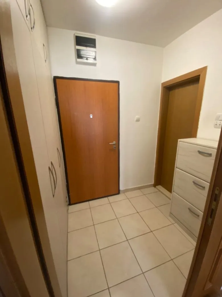 Rent, studio apartment, 28m², Blok 9, Podgorica