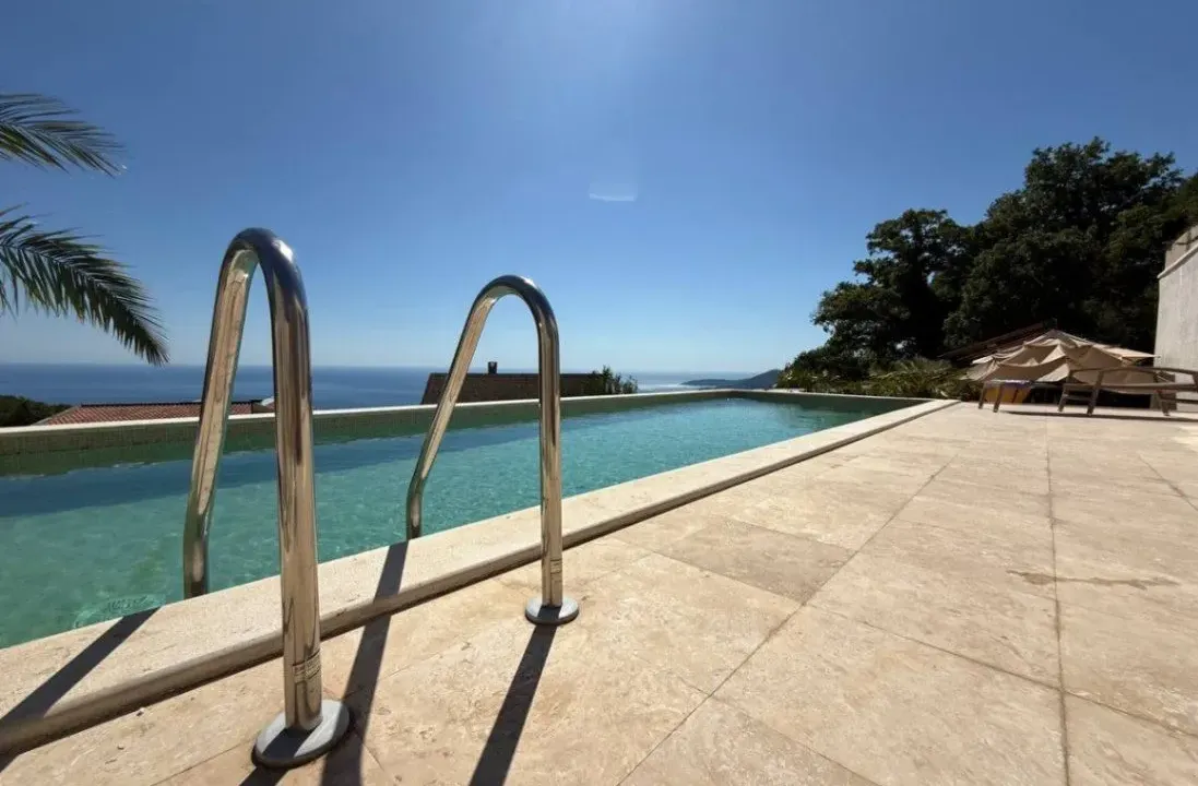 Prodaja, kuća, 330m², Reževići, Budva