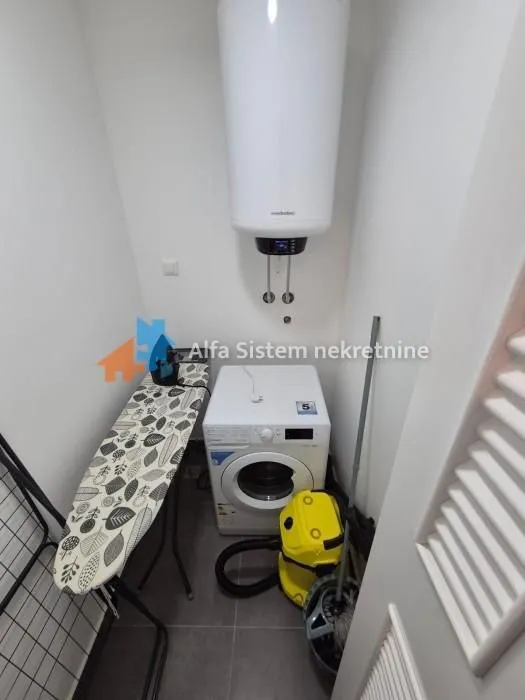 Izdavanje, trosoban stan, 95m², Trošarina, Voždovac Sve Podlokacije