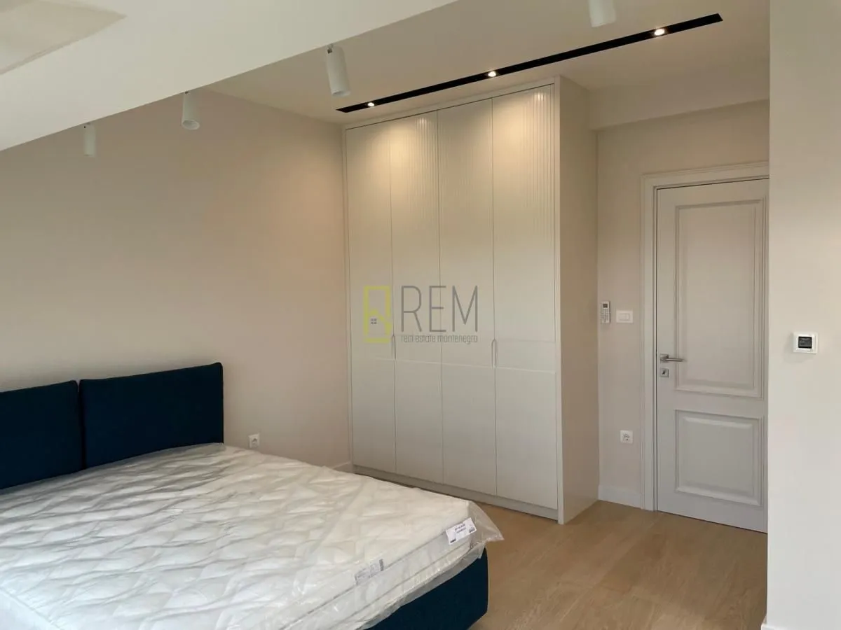 Prodaja, trosoban stan, 209m², Momišići, Podgorica