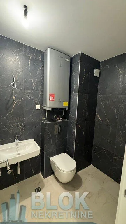 Izdavanje, jednosoban stan, 46m², Podgorica, Crna Gora