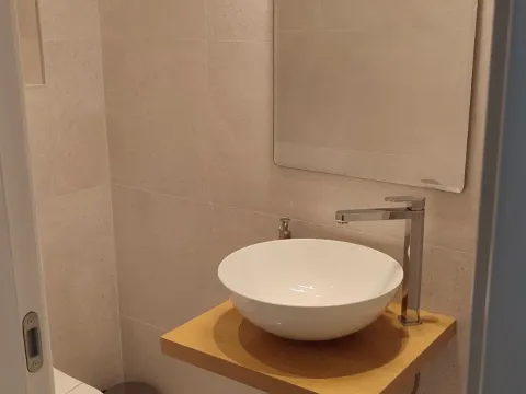 Rent, two bedroom apartment, 69m², Budva, Crna Gora - image 7