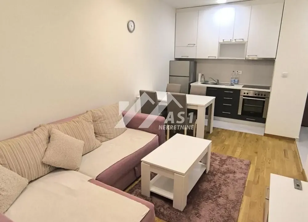 Izdavanje, jednosoban stan, 37m², Salajka, Novi Sad Sve Podlokacije