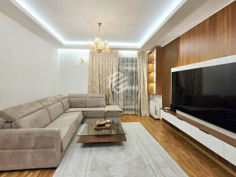 Izdavanje, dvosoban stan, 88m², Centar, Podgorica - image 1