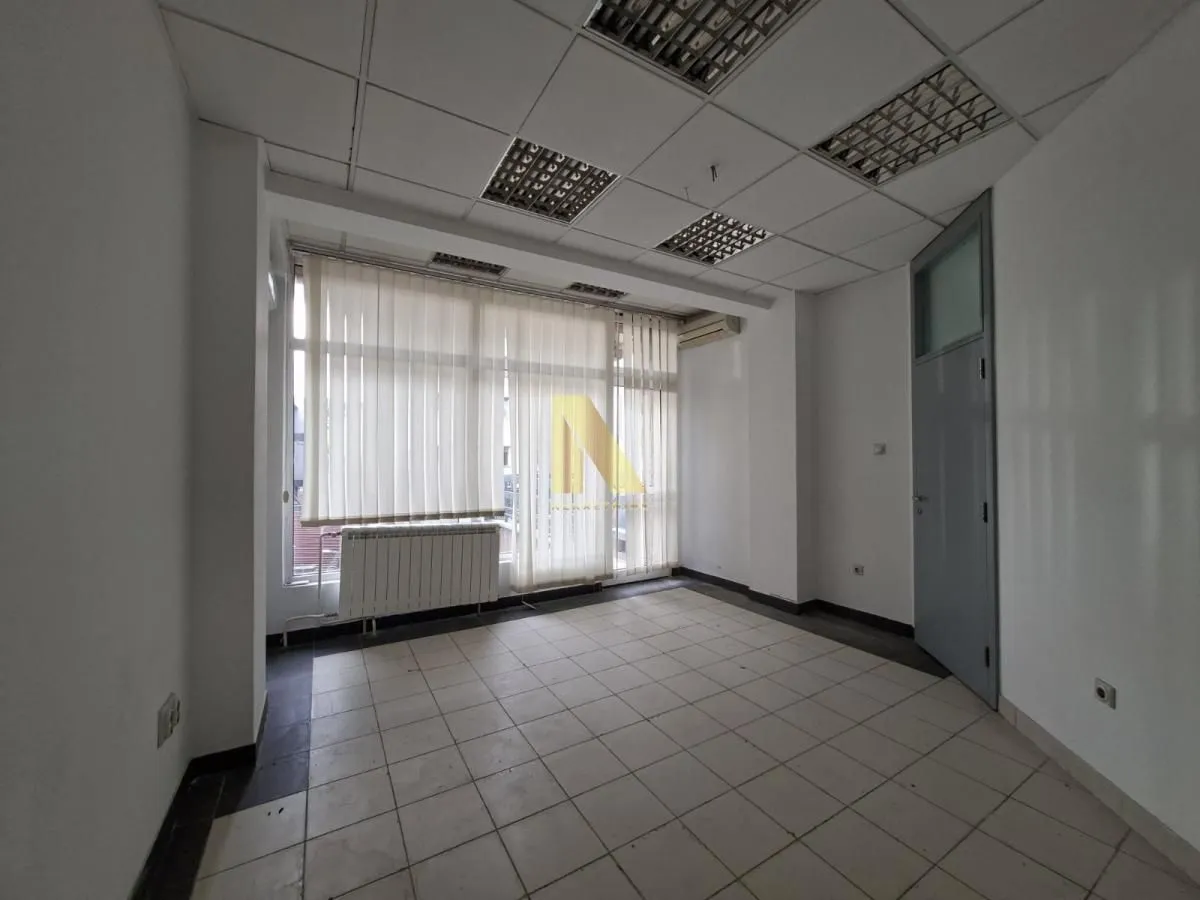 Rent, office space, 395m², Bulevar Oslobodjenja, Novi Sad Sve Podlokacije