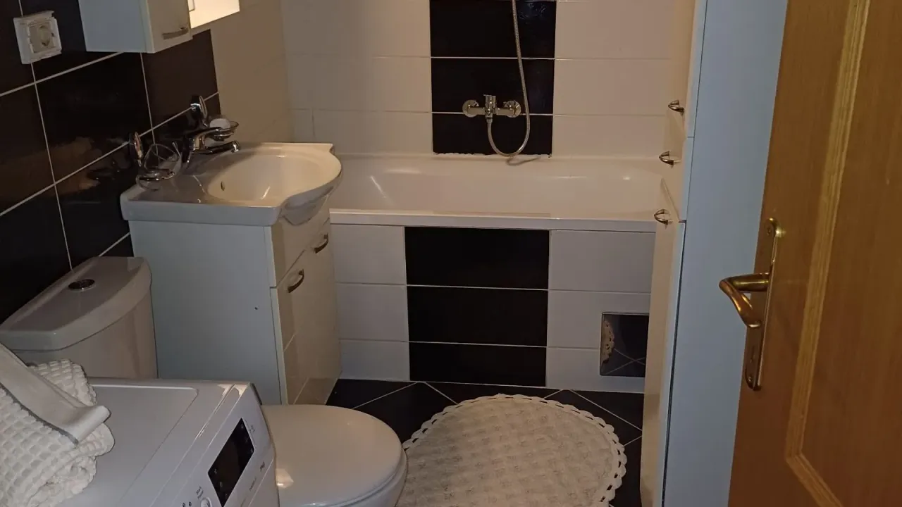 Rent, two bedroom apartment, 80m², Bonići, Tivat