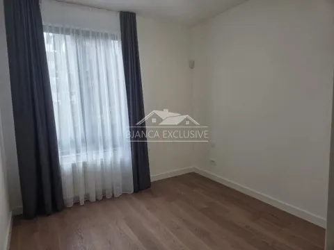 Prodaja, trosoban stan, 79m², Savski Venac, Beograd