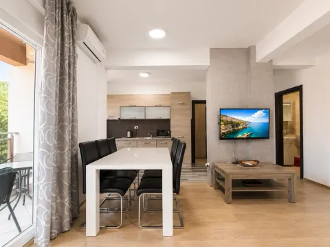 Sale, two bedroom apartment, 67m², Bečići, Budva - image 1