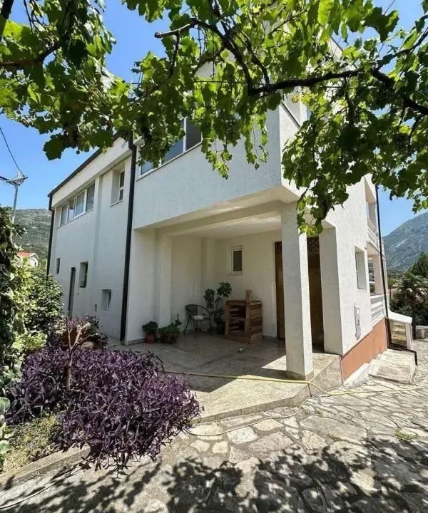 Sale, house, 250m², Bjeliši, Bar