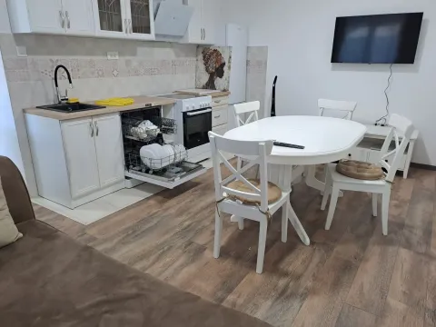 Rent, one bedroom apartment, 47m², Kalimanj, Tivat - image 3