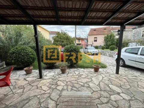 Prodaja, kuća, 103m², Stara Varoš, Podgorica - image 15