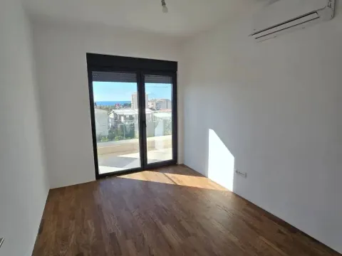 Prodaja, dvosoban stan, 69m², Centar, Bar - image 9