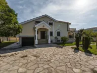 Izdavanje,  kuća, 370m2, Zabjelo, Podgorica