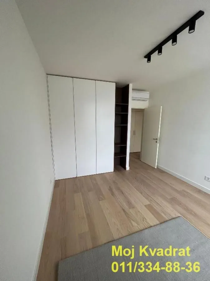 Izdavanje, četvorosoban stan, 120m², Savski Venac, Beograd