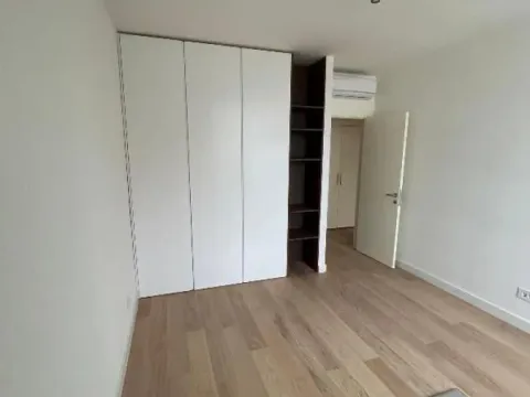 Izdavanje, četvorosoban stan, 120m², Savski Venac, Beograd - image 13