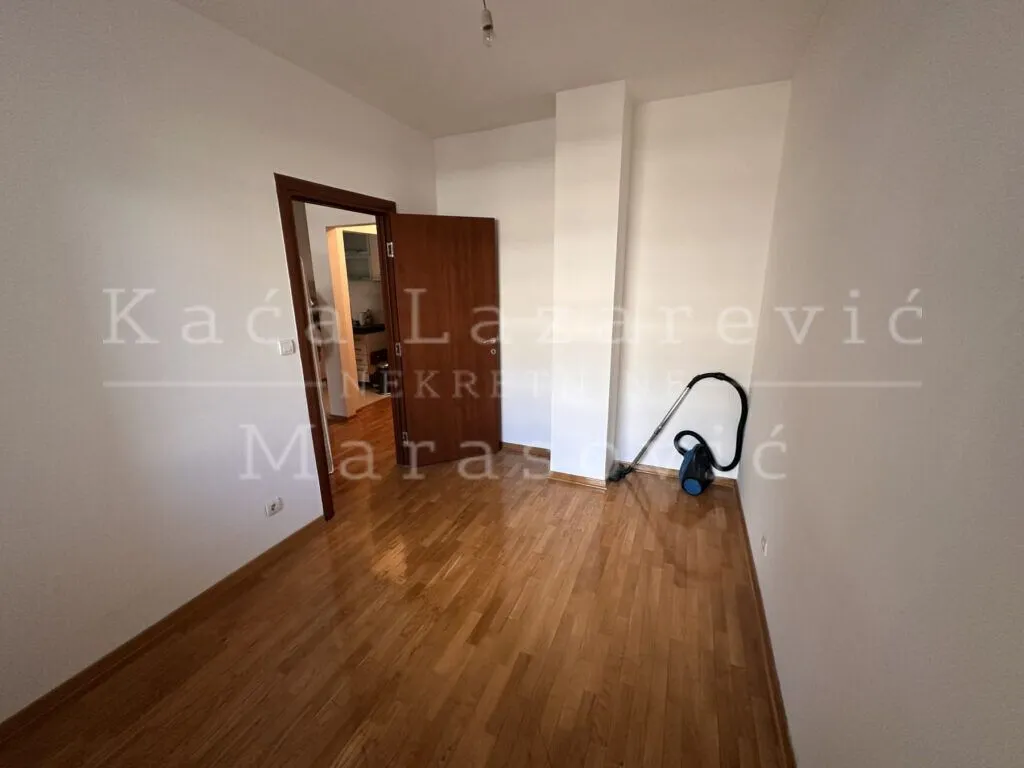 Prodaja, dvosoban stan, 40m², Kluz, Zvezdara Sve Podlokacije