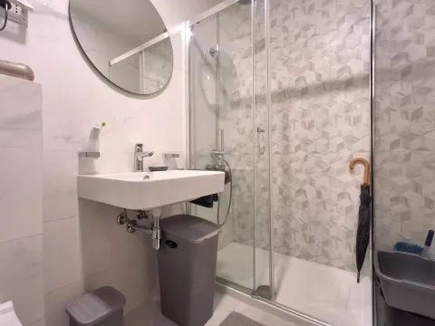 Izdavanje, stan, 48m², Central Point, Podgorica - image 13