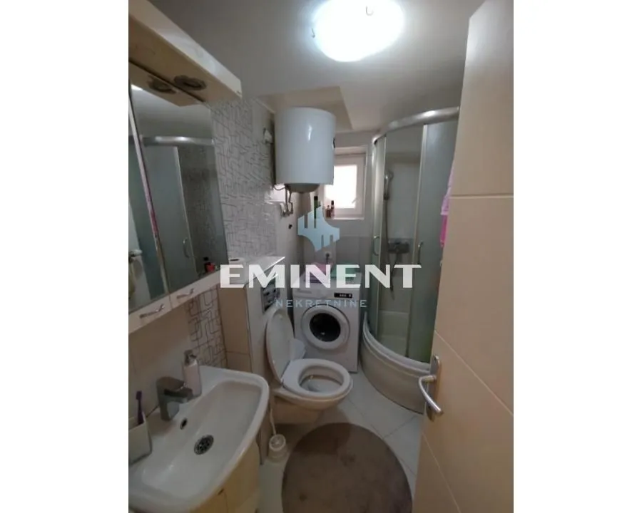 Rent, three bedroom apartment, 70m², Crveni Krst, Beograd