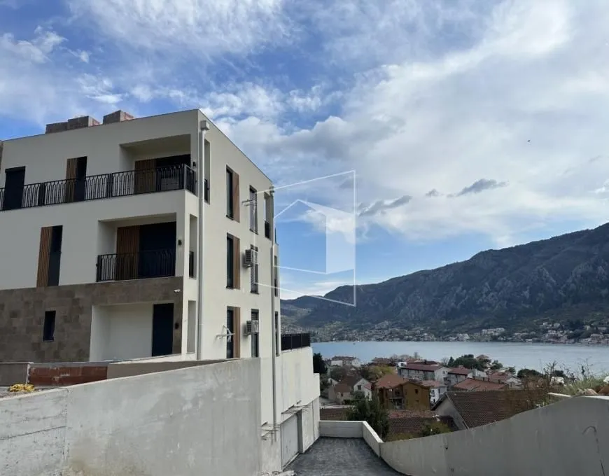 Prodaja, dvosoban stan, 72m2, Dobrota, Kotor